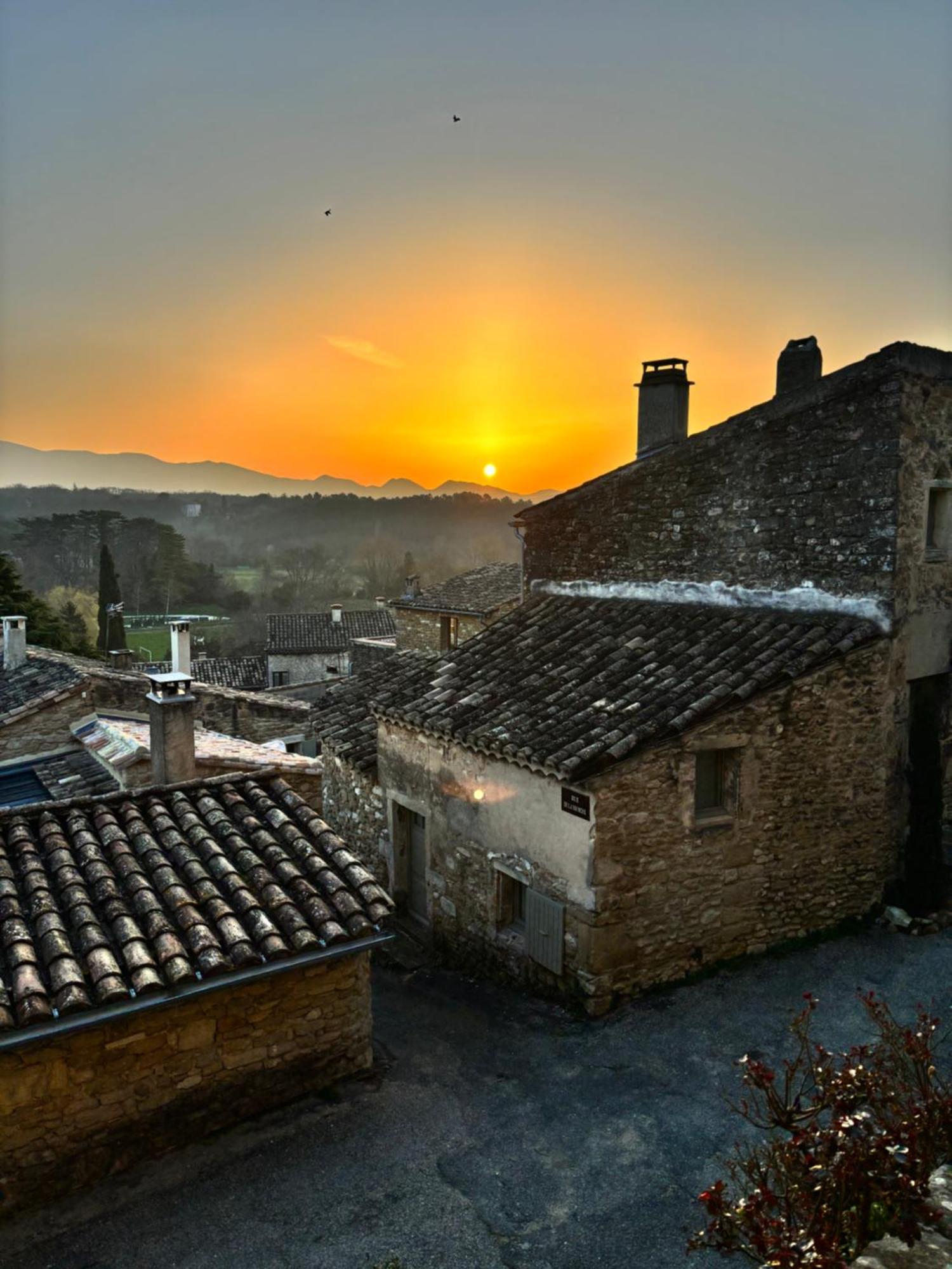 La Vie De Chateau Grignan Exterior photo